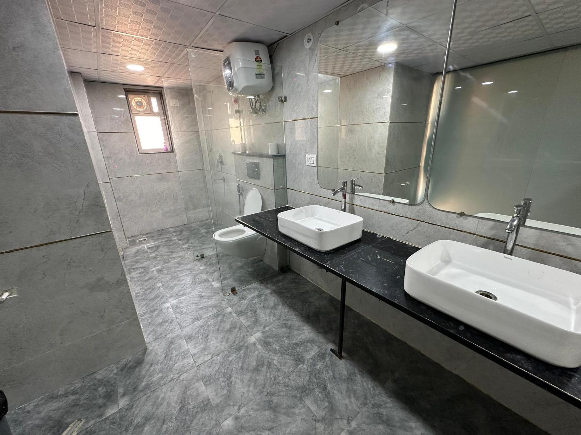 Sky Villa With Private Pool Noida Exterior photo