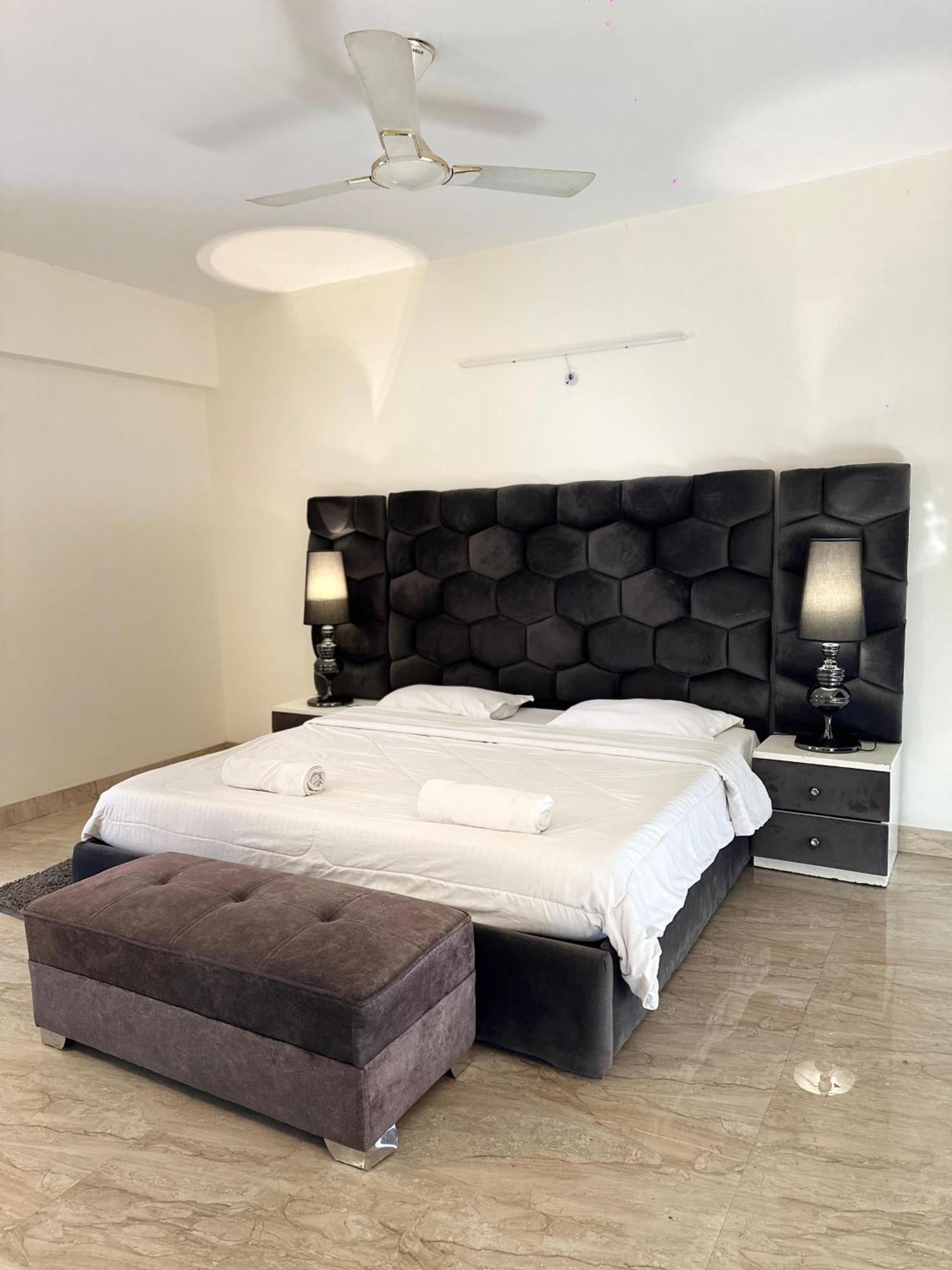 Sky Villa With Private Pool Noida Exterior photo